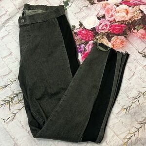 Zeza B black raw edge jeggings size M